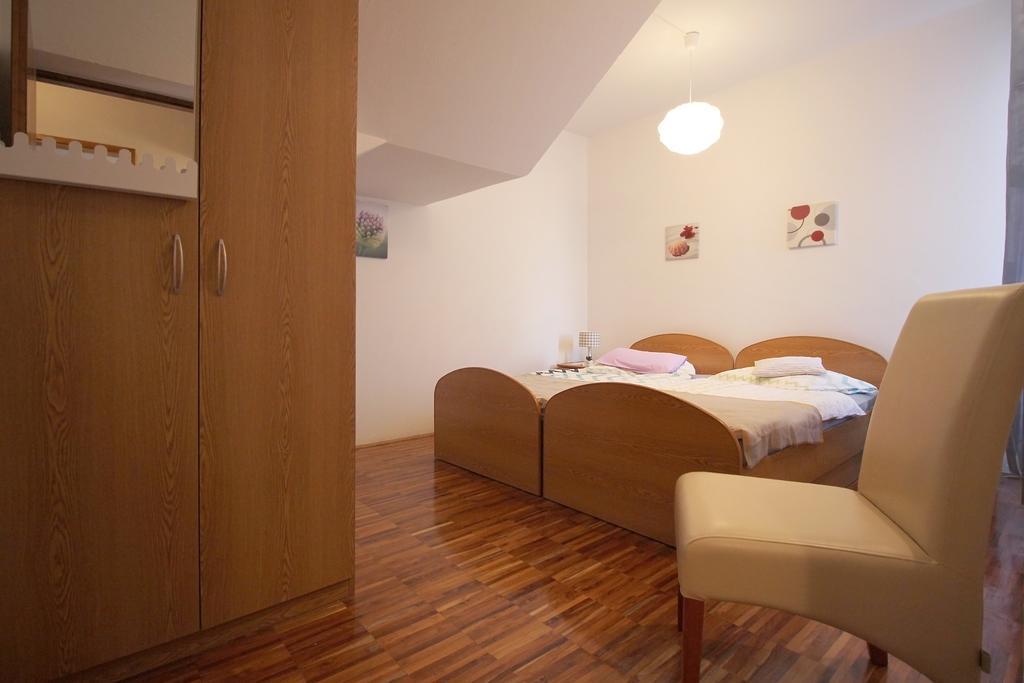 Apartment Andrea Baska Voda Bagian luar foto